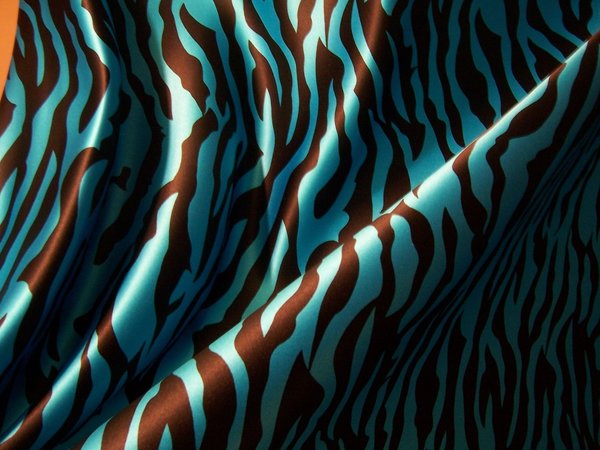 3yd-DAZZLING-BLACK-BLUE-ZEBRA-PRINT-PURE-SILK-ITALIAN-DUCHESSE-SATIN-FIRM-HAND-2