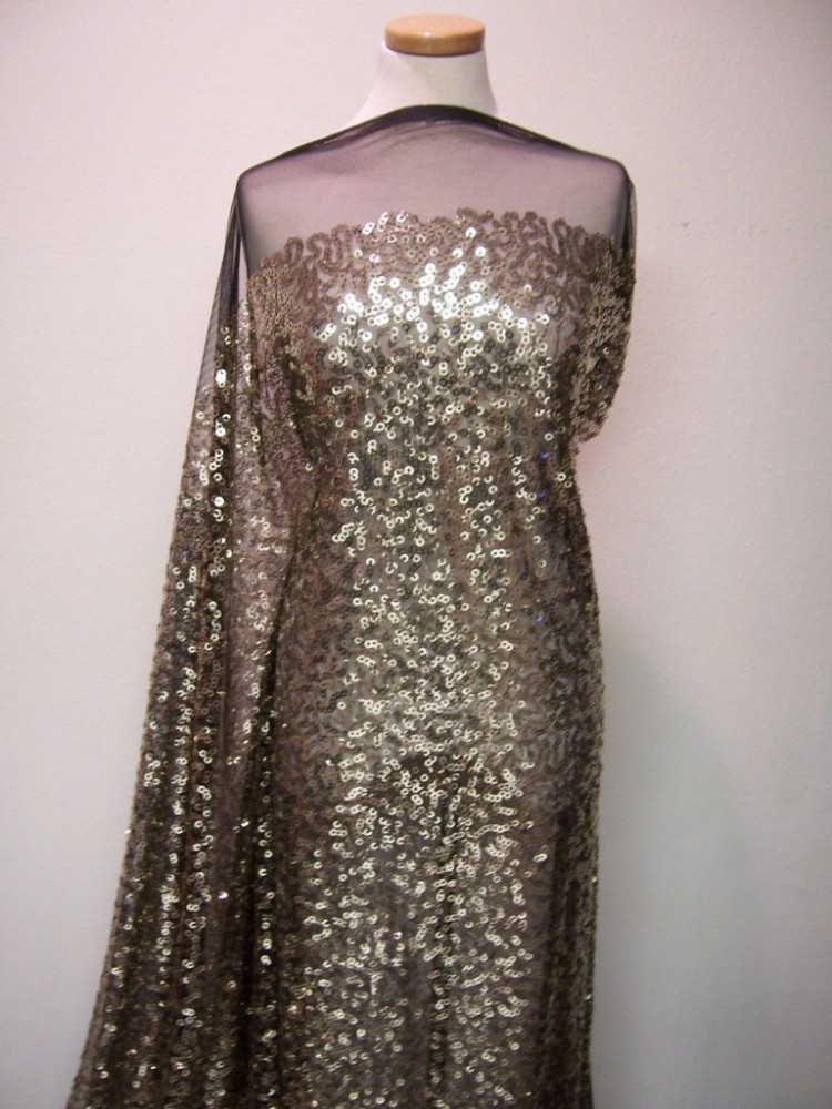 3yds-DAZZLING-GOLD-HALO-SEQUINS-SEWN-ON-SHEER-BLACK-NETTING-FOR-FAB-EVENINGWEAR-2