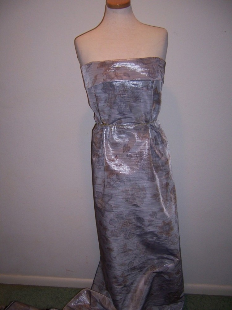 4yds-DESIGNER-METALLIC-SILVER-GREY-FAILLE-ETHEREAL-WATERCOLOR-FLORAL-PRINT-3