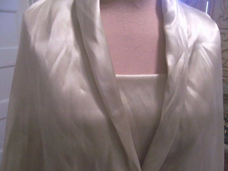 4yds-GLOWING-CREAMY-SAND-DESIGNER-SILK-FAILLE-FABRIC-SUIT-GOWN-WEIGHT-BODIED-3