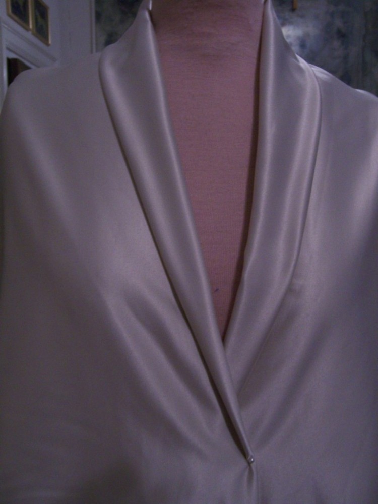 4yds-LIGHT-CHAMPAGNE-GLOWING-SOFT-MICROFIBER-HEAVY-SATIN-FABRIC-GOWNS-PANTS-JKT-4
