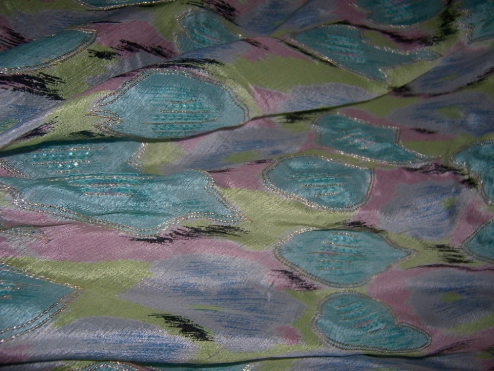 5.75yds-OFF-WHITE-SILK-W-LIGHT-BLUE-AQUA-PINK-BLACK-PRINT-MINI-SEQUIN-ACCENTS-11
