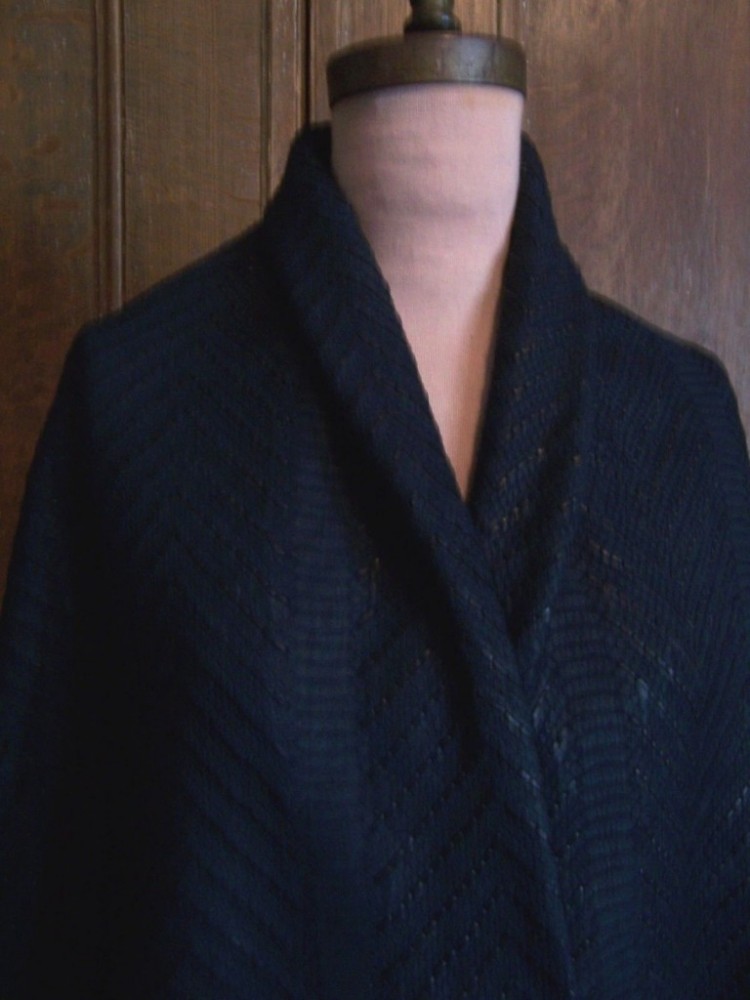 FABULOUS-NAVY-DESIGNER-LEATHER-WOVEN-W-STRIPS-IN-CHEVRON-DESIGN-ON-SCALY-SUEDE-2