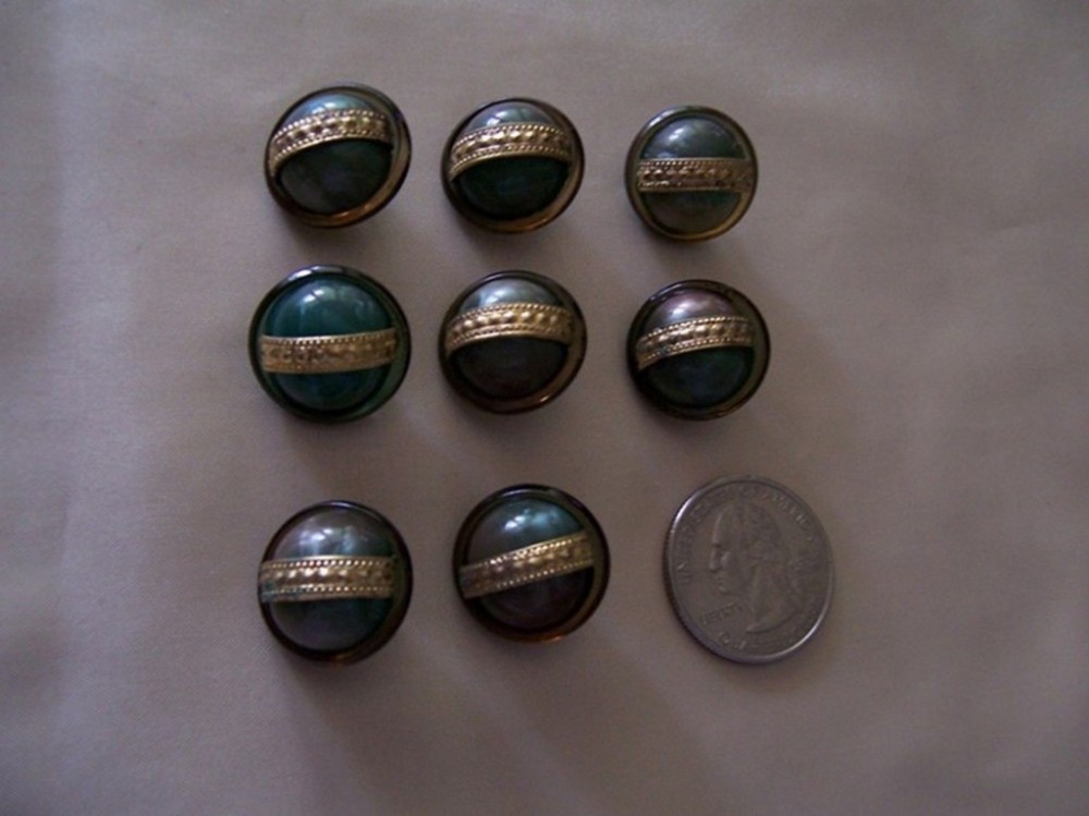 4-VINTAGE-VARIEGATED-RICH-GREEN-DOME-BUTTON-GOLDEN-ENGRAVED-STRIP-ACCCENT-58inc