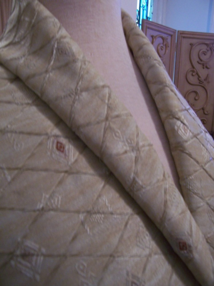 4.3yds-VISCOSE-PLISSE-BEIGE-DESIGNER-FABRIC-W-OFF-WHITE-DEEP-BEIGE-DESIGNS-10-1