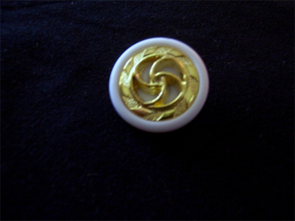 6 WHITE GOLD WHIRLY GIGS DESIGN 1" BUTTONS