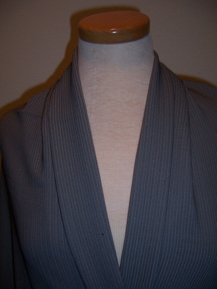 ITALIAN-VISCOSE-BLEND-FABRIC-GREY-TEXTURED-LT-WEIGHT-2