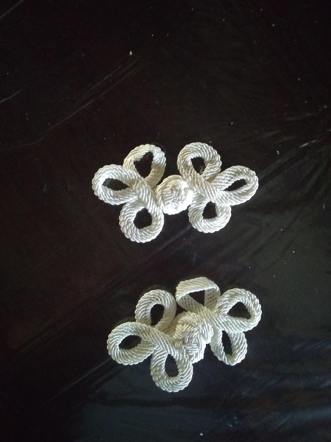 White-silky-frogs