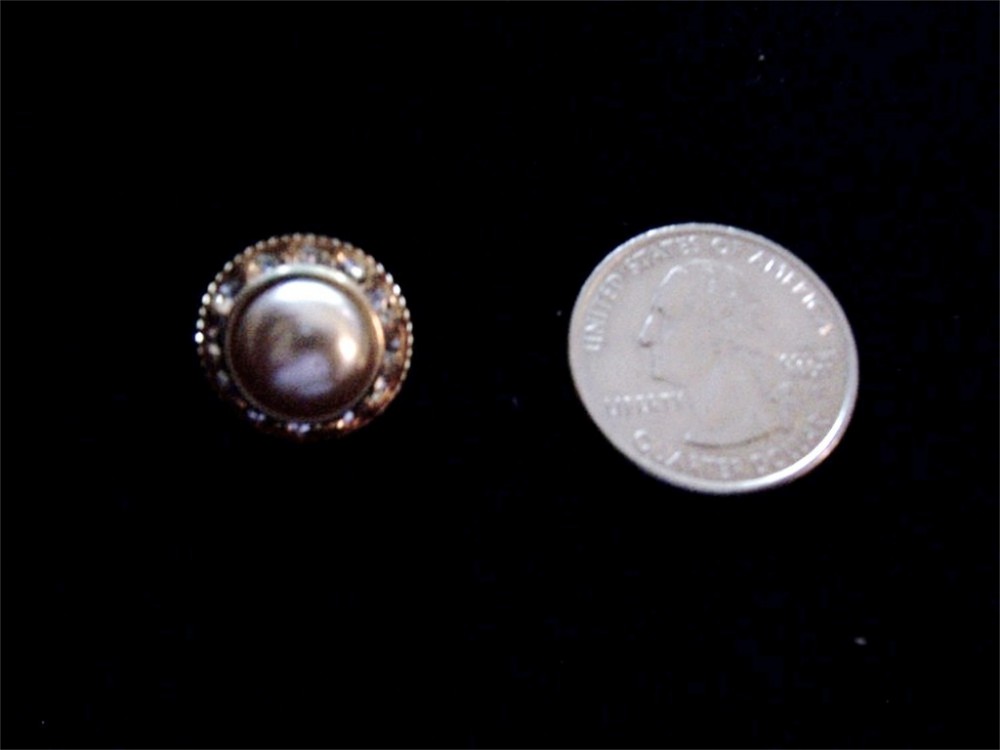 4 RHINESTONE ACCENTED PEARL BUTTONS 5/8" IN SIZE #233