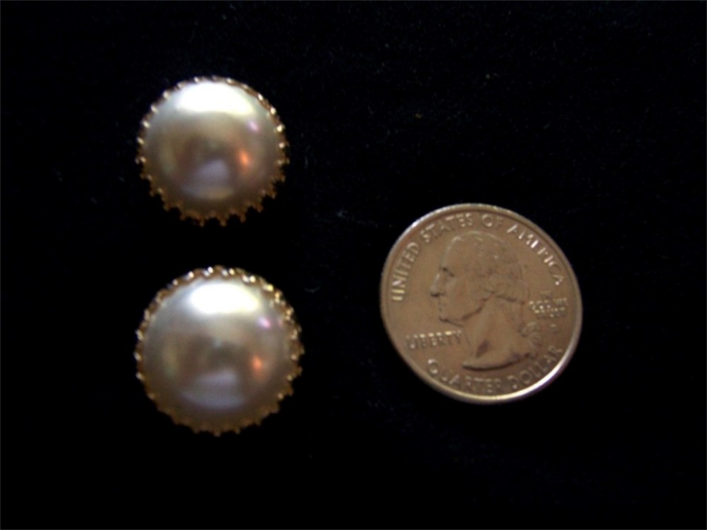 6 PEARL BUTTONS WITH GOLD PRONG SETTING 7/8" SIZE #194