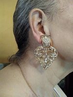 VINTAGE CLIP EARRINGS BRIGHT GOLD HEART SHAPE R/S LEAFLIKE DESIGN