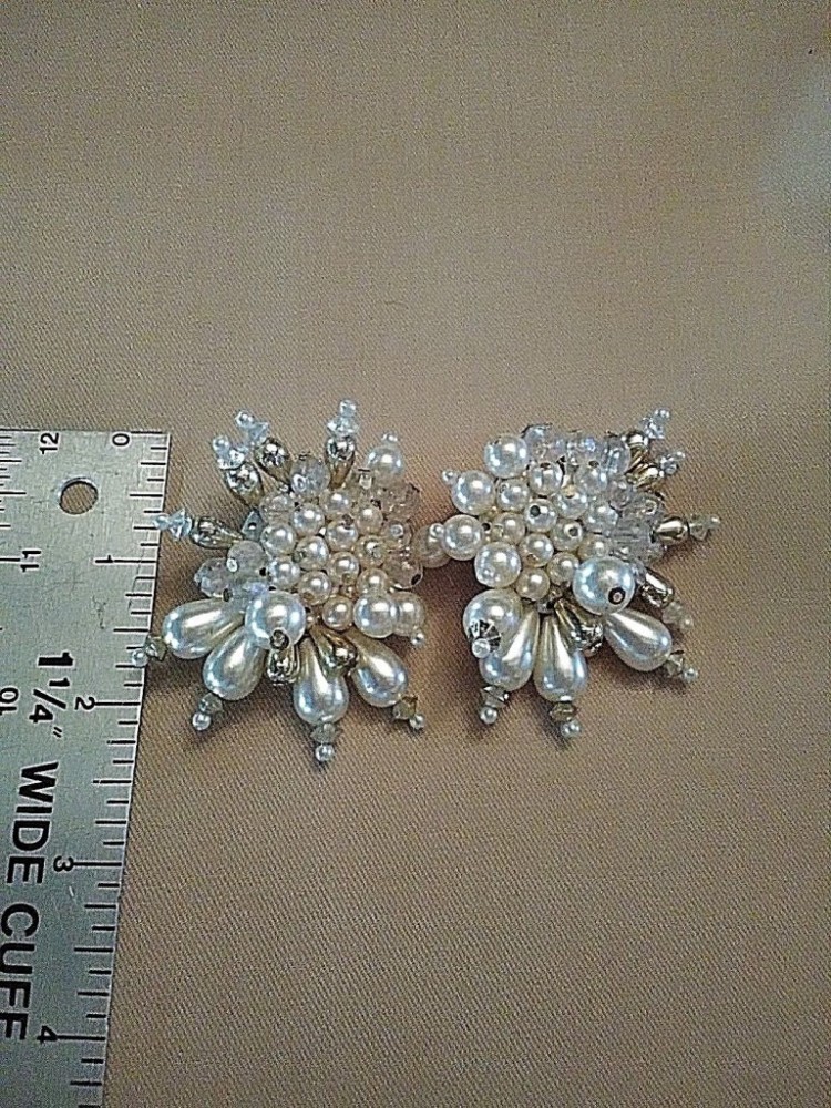 VINTAGE CLIP EARRINGS CLUSTER PEARLS BEADS AURORA BEADS GOLD TRIM