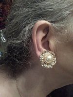 VINTAGE CLIP EARRINGS GOLD ROPED FLOWER DESIGN SURROUND PEARL