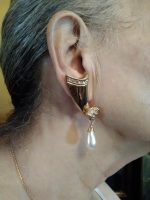VINTAGE CLIP EARRINGS SWEEPING SWIRL R/S BORDER ACCENT TEARDROP PEARL BOTTOM