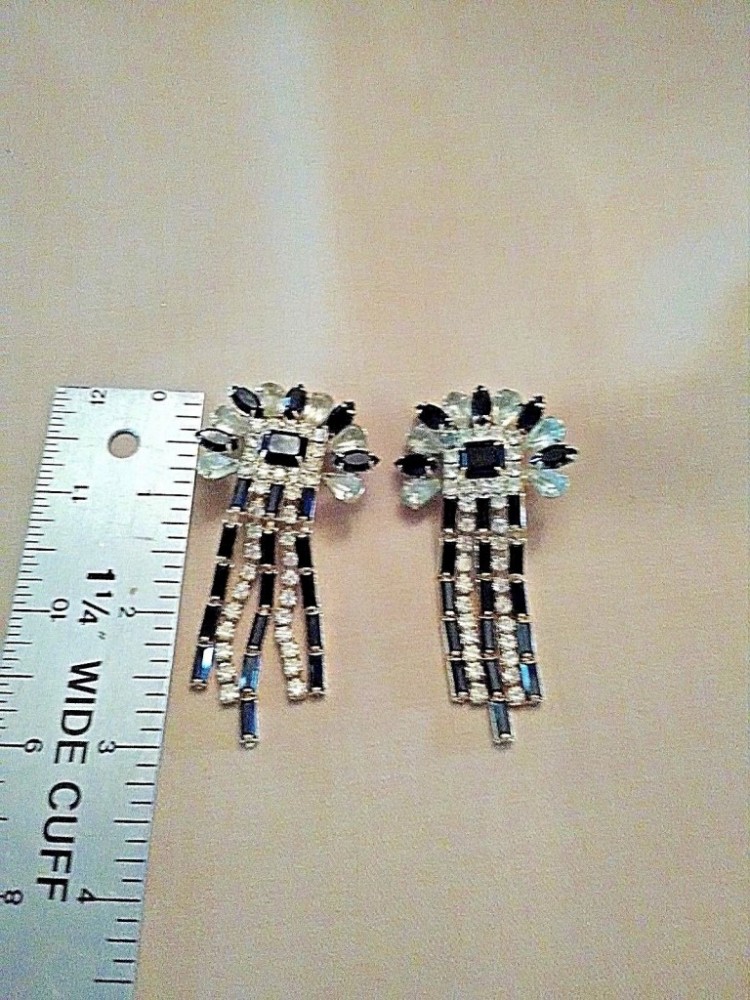 VINTAGE CLIP FRINGE EARRINGS FAUX ROCK CRYSTAL BLK & WHT RHINESTONE ACCENTS