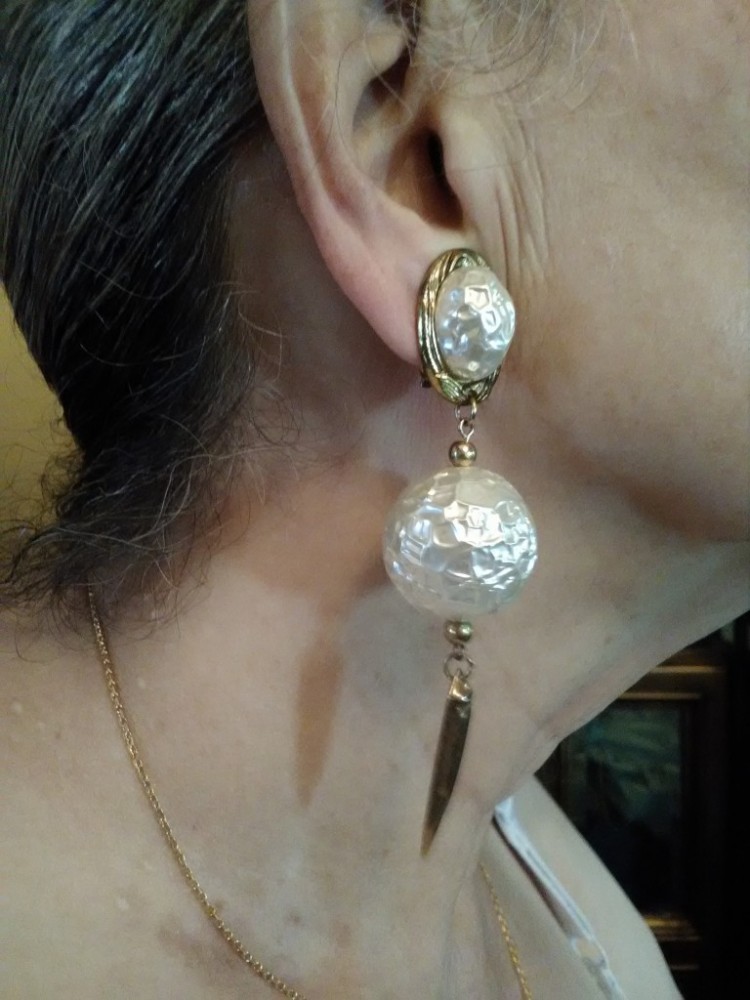 VINTAGE CLIP GOLD EARRINGS TEXTURED PEARLS WITH GOLD DANGLE BELOW