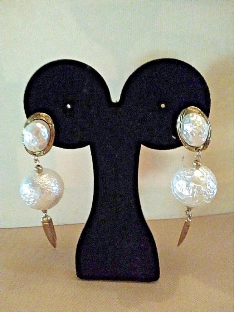 VINTAGE CLIP GOLD EARRINGS TEXTURED PEARLS WITH GOLD DANGLE BELOW