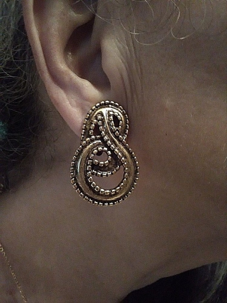VINTAGE CLIP ANTIQUE GOLDTONE BUTTON EARRINGS SWIRLS W/ BEADED EDGE