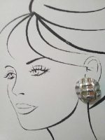 VINTAGE CLIP BUTTON EARRINGS  GOLDEN BASKETWEAVE OVER LAV GOLD RUST OFF WHITE