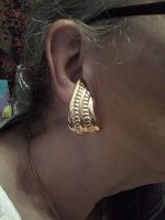 VINTAGE CLIP BUTTON GOLDTONE EARRINGS ROUNDED SCULPTED SWIRLS W/ TEXTURED BANDS