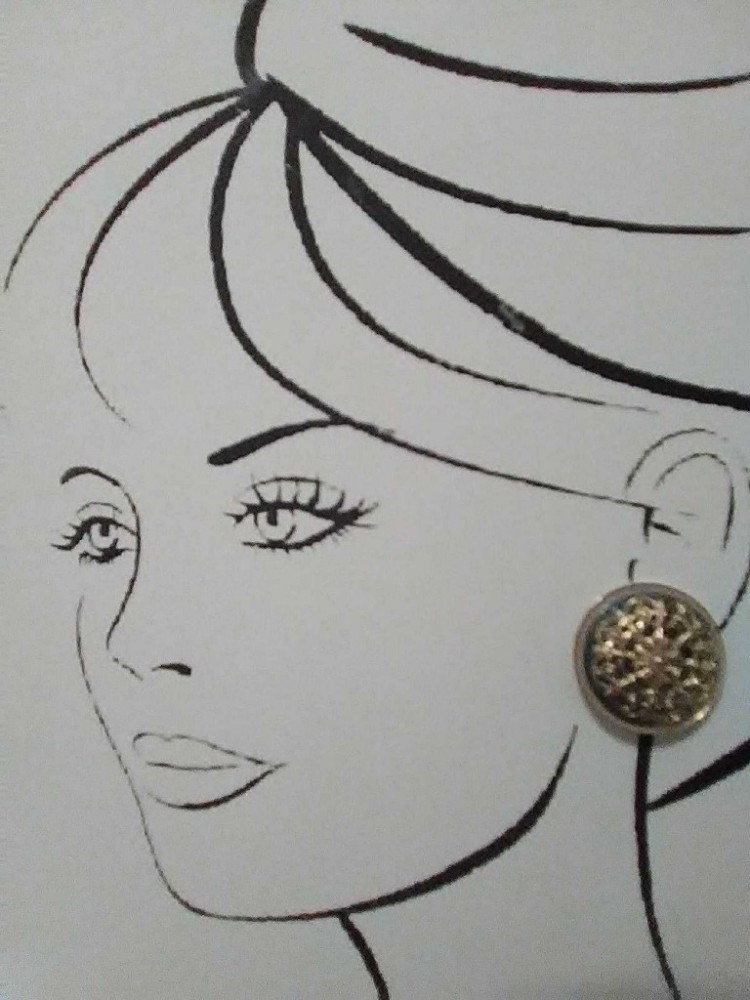 VINTAGE GOLDTONE CLIP BUTTON EARRINGS FILIGREE OVER GREEN TRANSLUCENT CENTER
