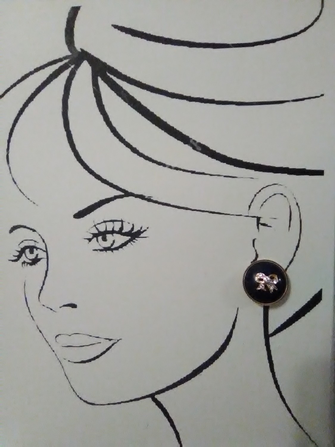 VINTAGE FASHION CLIP EARRINGS GOLDEN BOW & RHINESTONE ACCENT ON BLACK CAB BUTTON