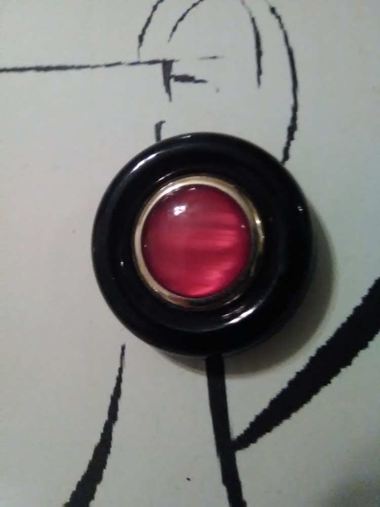 VINTAGE FASHION CLIP BUTTON EARRINGS RED CENTER GOLDEN ACCENT BLACK FRAME