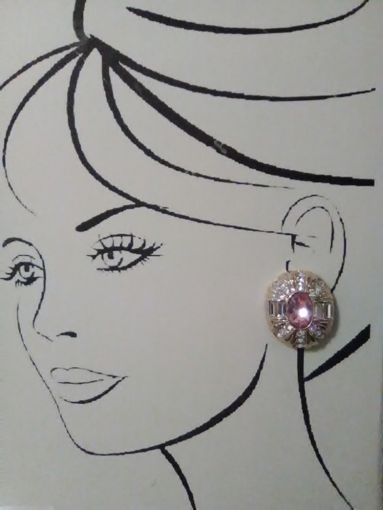 VINTAGE FASHION CLIP EARRINGS GOLD TONE PINK OVAL GEM PAVE RADIATING SURROUND