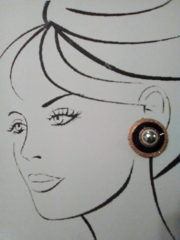 VINTAGE FASHION CLIP EARRINGS GOLDEN BUTTON BLACK ENAMEL CHAIN ACCENT