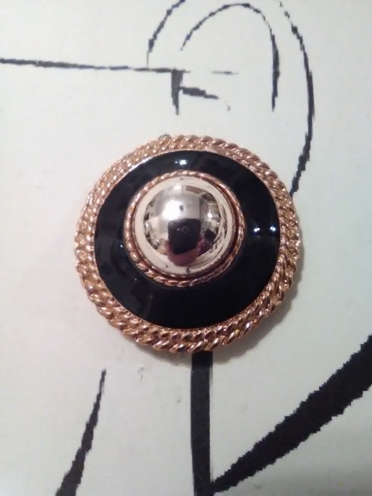 VINTAGE FASHION CLIP EARRINGS GOLDEN BUTTON BLACK ENAMEL CHAIN ACCENT