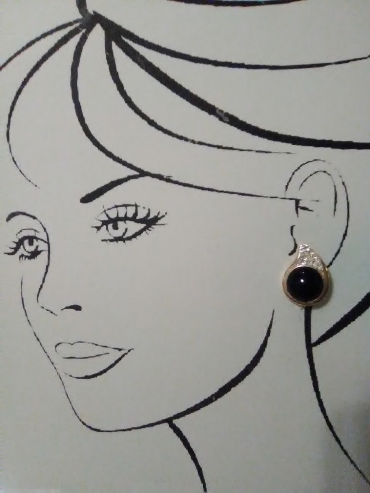 VINTAGE FASHION CLIP EARRINGS GOLDEN PAVE PAISLEY W/ BLACK CABOCHON