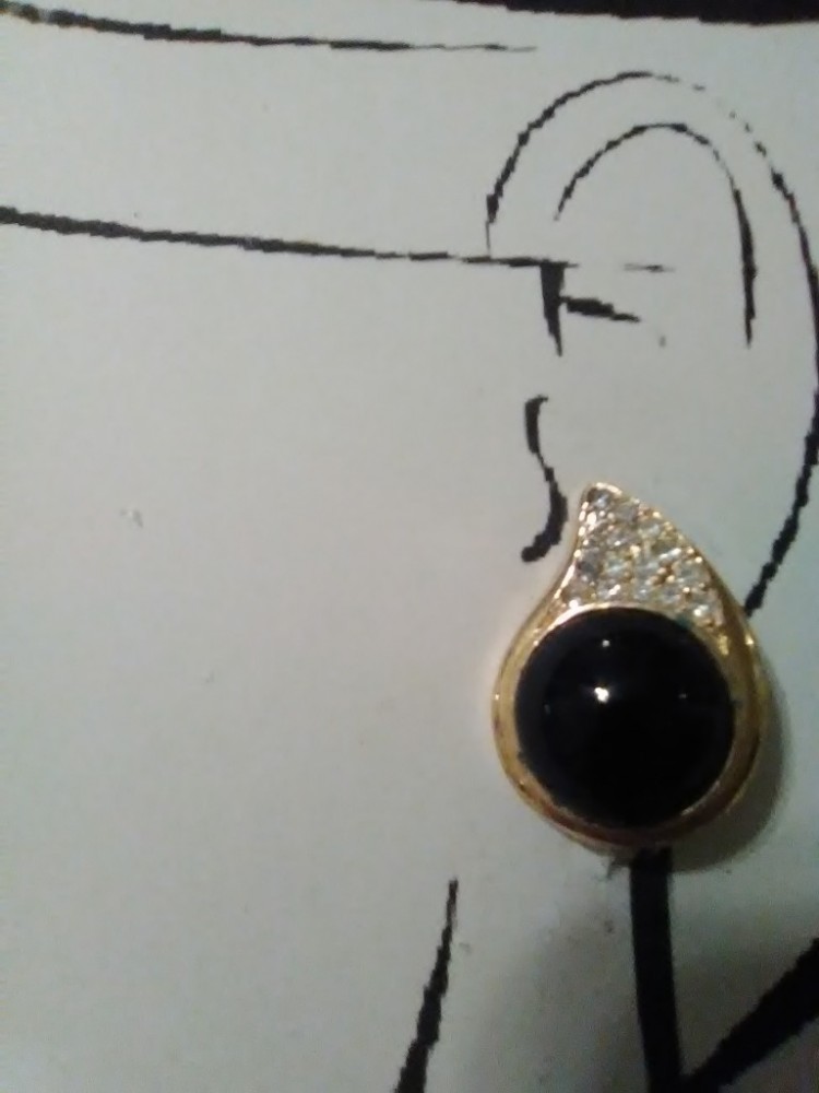 VINTAGE FASHION CLIP EARRINGS GOLDEN PAVE PAISLEY W/ BLACK CABOCHON