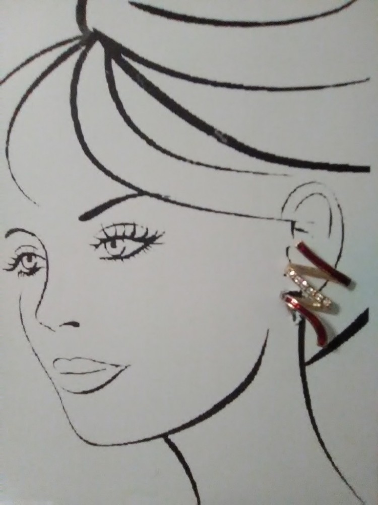 VINTAGE FASHION CLIP EARRINGS GOLDEN SCRIBLE W/ RED GUILLOCHE RHINESTONE ACCENT
