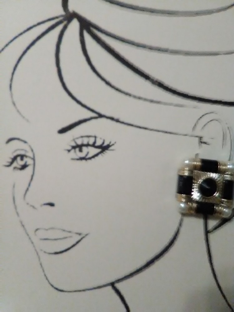 VINTAGE FASHION CLIP EARRINGS GOLDEN SQUARES W/ BLACK & PEARL ACCENTS