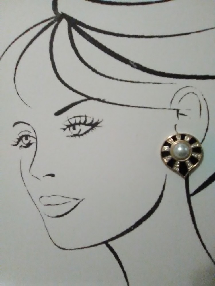 VINTAGE FASHION CLIP EARRINGS PAVE GOLDEN POINTY ROUND BLK ENAMEL FAUX MABE PEAR