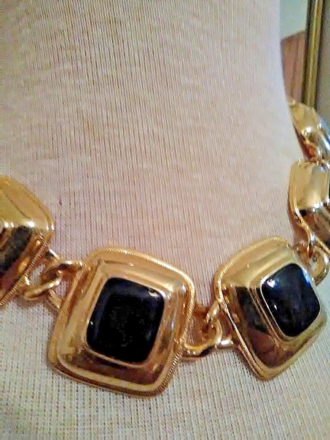 VINTAGE-GOLDEN-CHOKER-NECKLACE-SQUARES-ENAMELLED-IN-BLACK-W-TOGGLE-CLOSURE-3