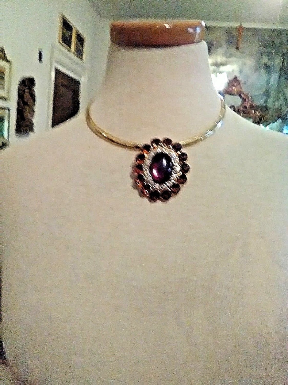 VINTAGE-GOLDEN-NECKLACE-W-FAUX-AMBER-RHINESTONE-PAVE-PENDANT-CAN-BE-A-PIN-1