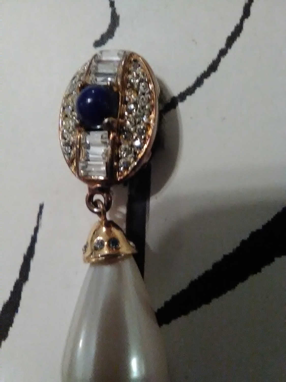 VINTAGE-ITALIAN-FAUX-LAPIS-AND-RHINESTONE-PIN-EARRING-SET-GOLDTONE-SETTING-1