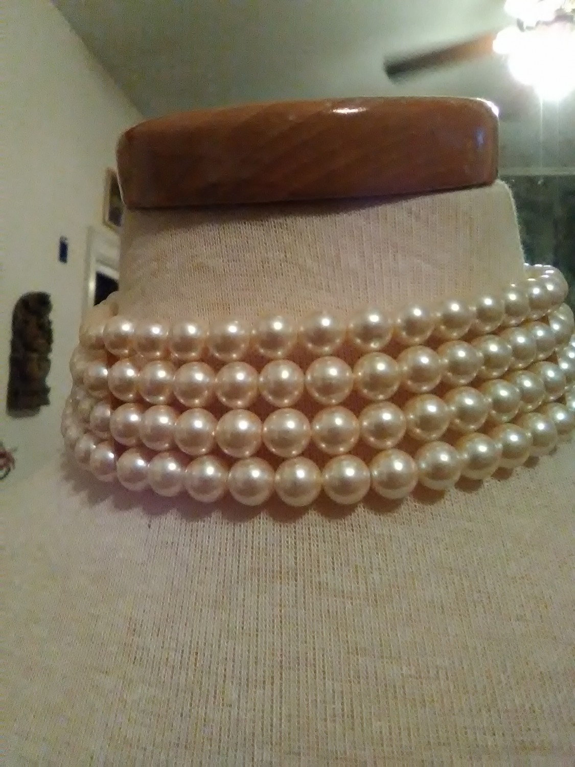 VINTAGE-NECKLACE-4-ROW-FAUX-CREAMY-PEARL-CHOKER-DOG-COLLAR-GOLDEN-SPACERS-2