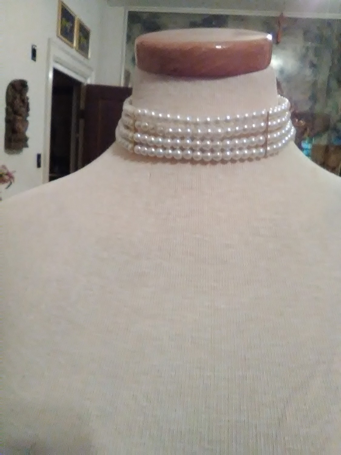 VINTAGE-NECKLACE-4-ROW-FAUX-WHITE-PEARL-CHOKER-DOG-COLLAR-GOLDEN-SPACERS-ADJUST-1