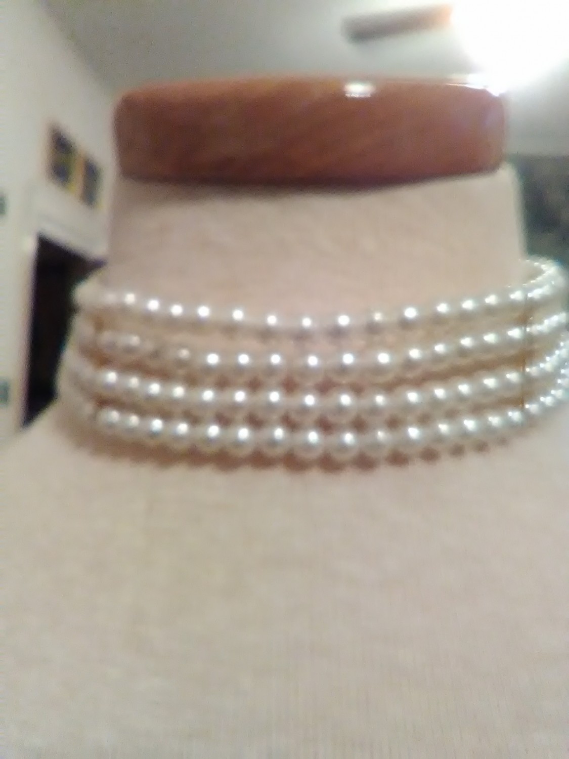 VINTAGE-NECKLACE-4-ROW-FAUX-WHITE-PEARL-CHOKER-DOG-COLLAR-GOLDEN-SPACERS-ADJUST-2