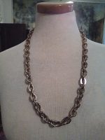 VINTAGE-NECKLACE-GOLDEN-OVAL-O-SHAPE-OPEN-LINK-THICK-HEAVY-26″-CHAIN-2