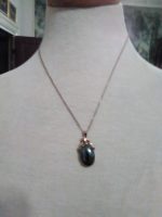 VINTAGE-NECKLACE-ITALIAN-GOLDEN-FINE-CHAIN-W-HEMATITE-PENDANT-2