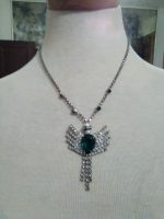 VINTAGE-NECKLACE-RHINESTONE-CHAIN-W-FAUX-EMERALD-PAVE-DAZZLING-PENDANT-1