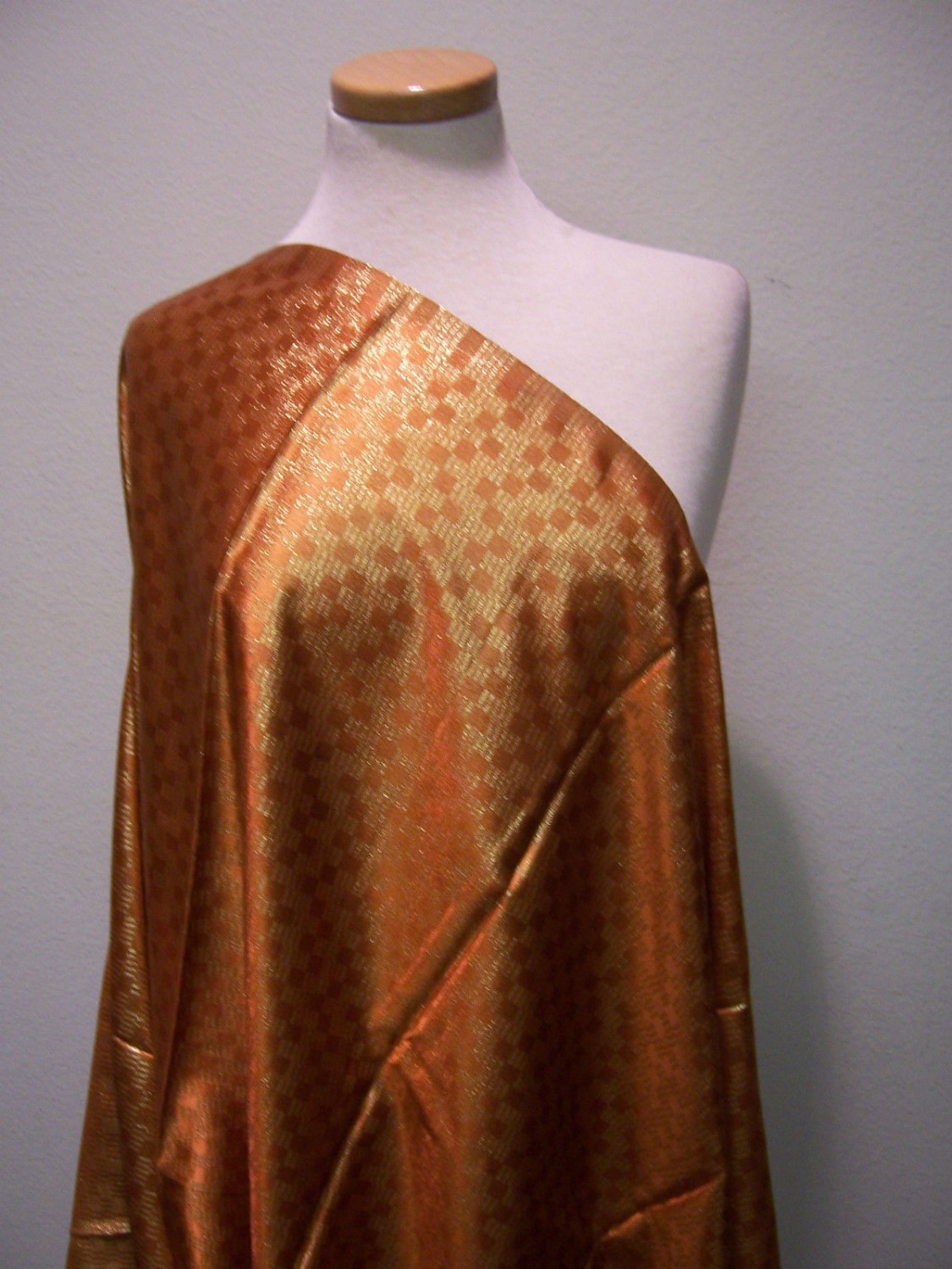 5.4yds-DESIGNER-FABRIC-BRILLIANT-COPPER-SATIN-w-METALLIC-GOLD-BLOCKS-BROCADE-3