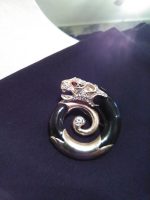 VINTAGE-GOLDEN-FASHION-PANTHER-PIN-SWIRLING-WITH-OFF-BLACK-ENAMEL-RHINESTONE-ACCENTS-1