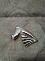 VINTAGE-GOLDEN-PIN-BROOCH-SQUIGGLE-WITH-FAN-PLEATED-ACCENT
