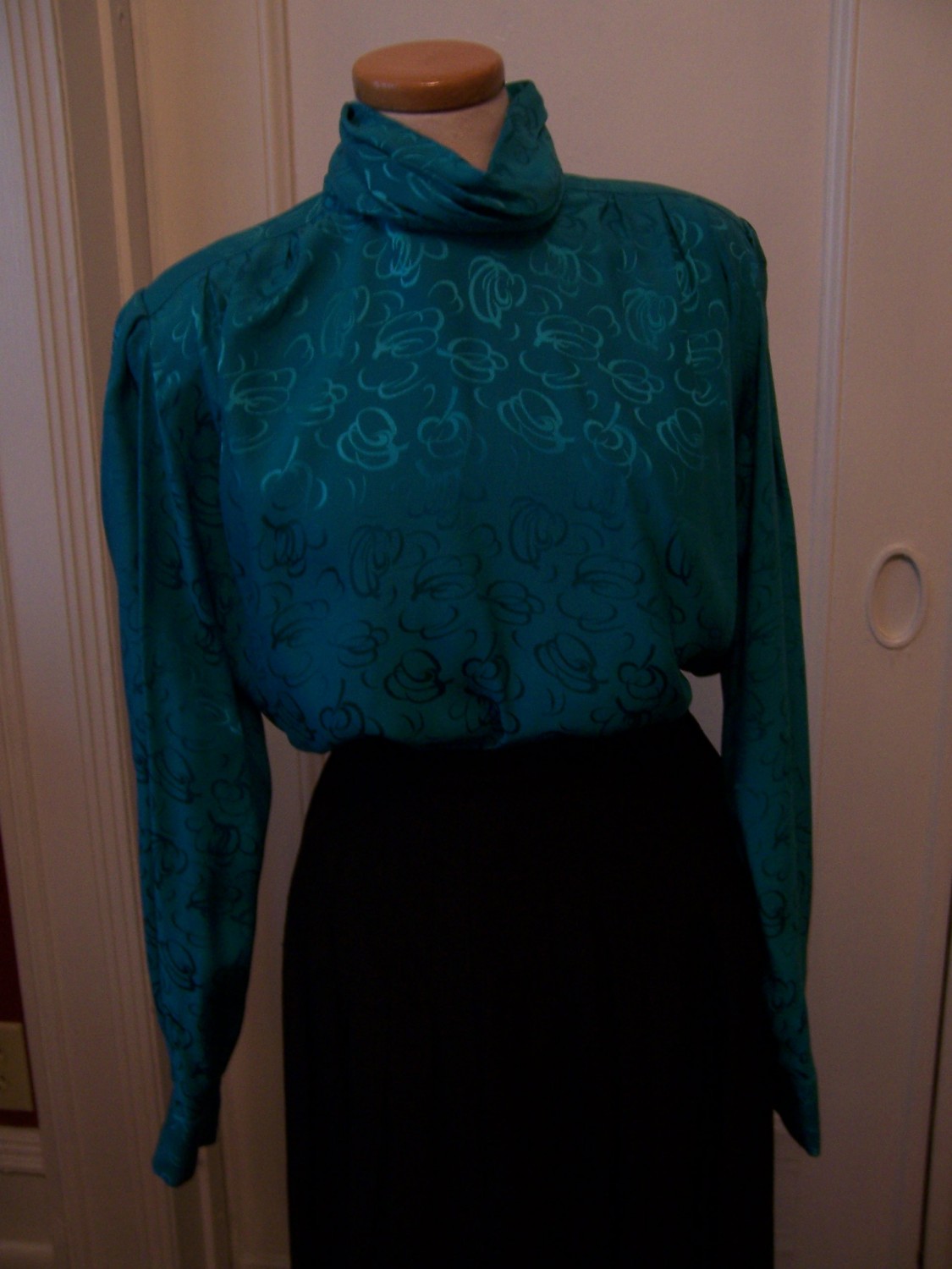 Blouse-teal-silk-jaquard-crushed-neck-1