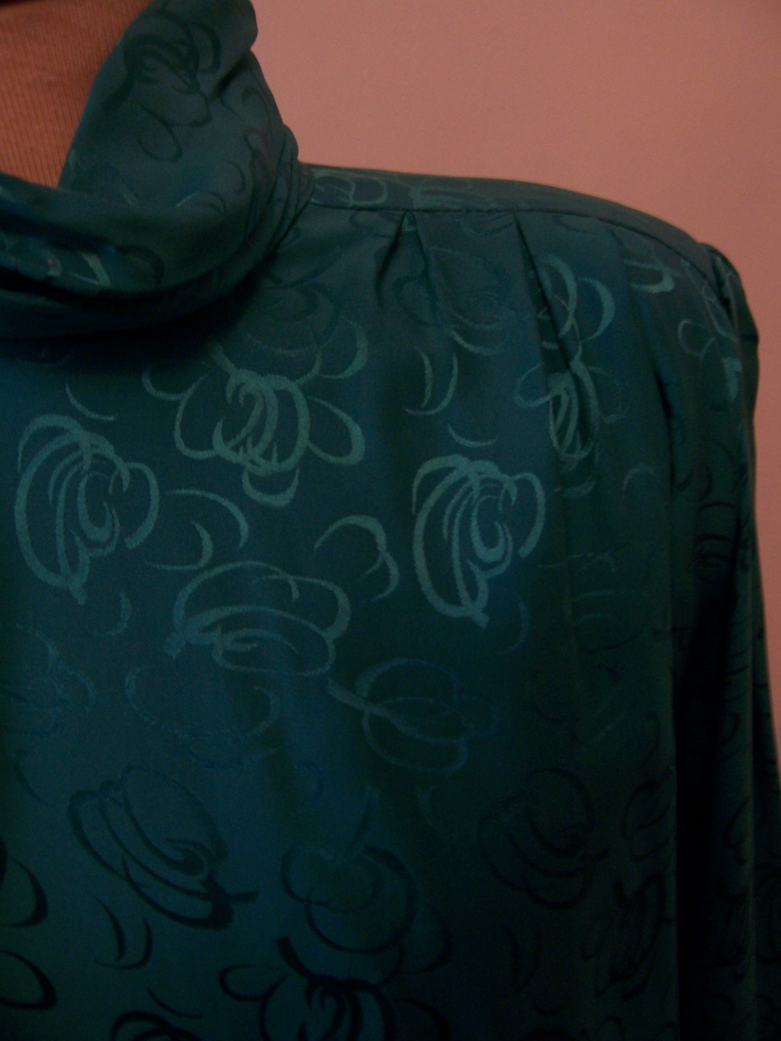 Blouse-teal-silk-jaquard-crushed-neck-2